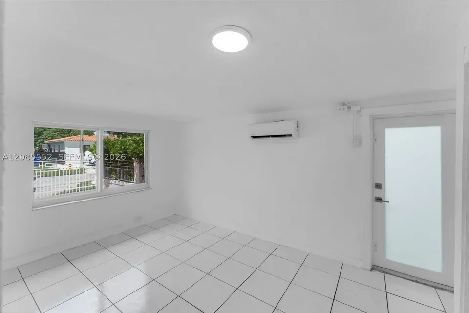 1 Bed 1 Bath Classic Historic Era Home in Coral Gables, FL - 4