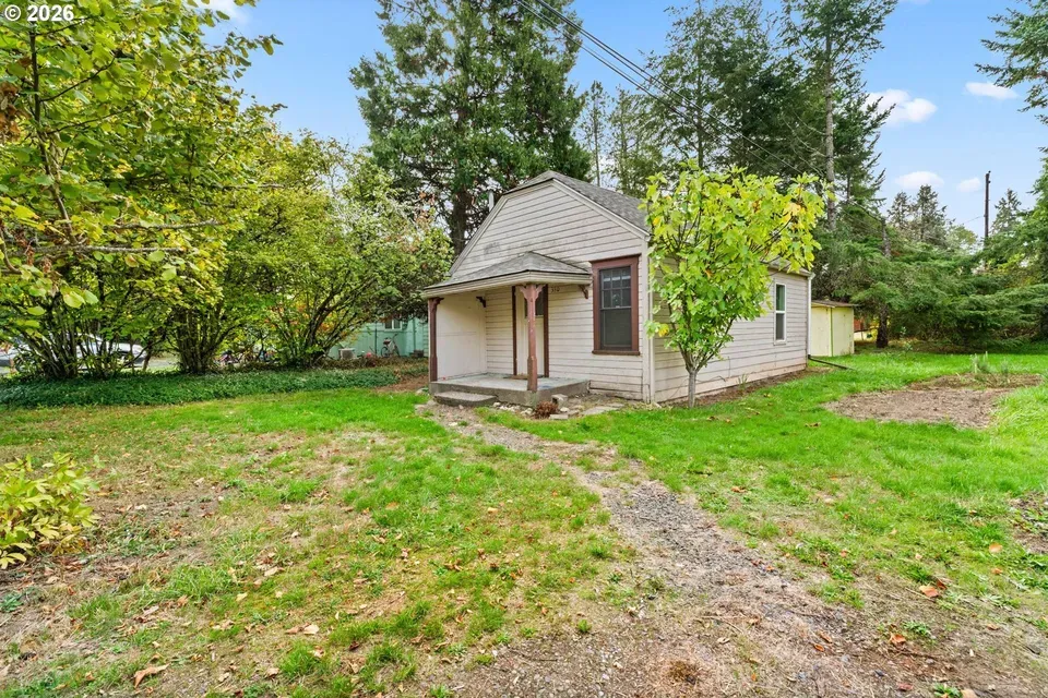 1 Bed 1 Bath Classic Historic Era Home in Corvallis, OR - 2