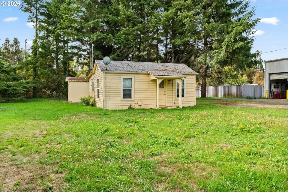 1 Bed 1 Bath Classic Historic Era Home in Corvallis, OR - 2