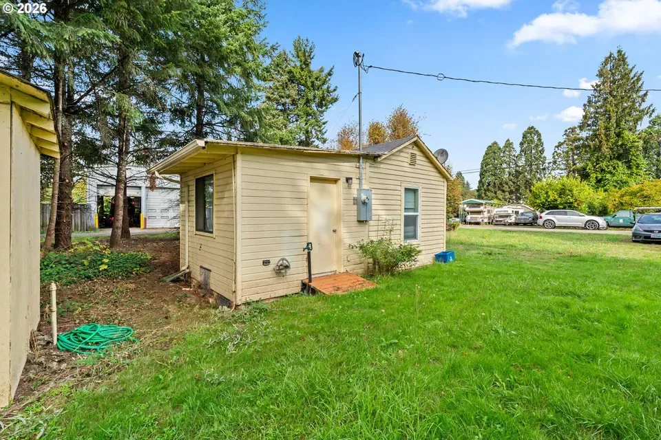 1 Bed 1 Bath Classic Historic Era Home in Corvallis, OR - 3