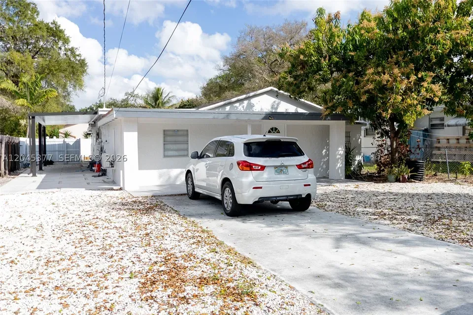 1 Bed 1 Bath Classic Historic Era Home in Hollywood, FL - 1
