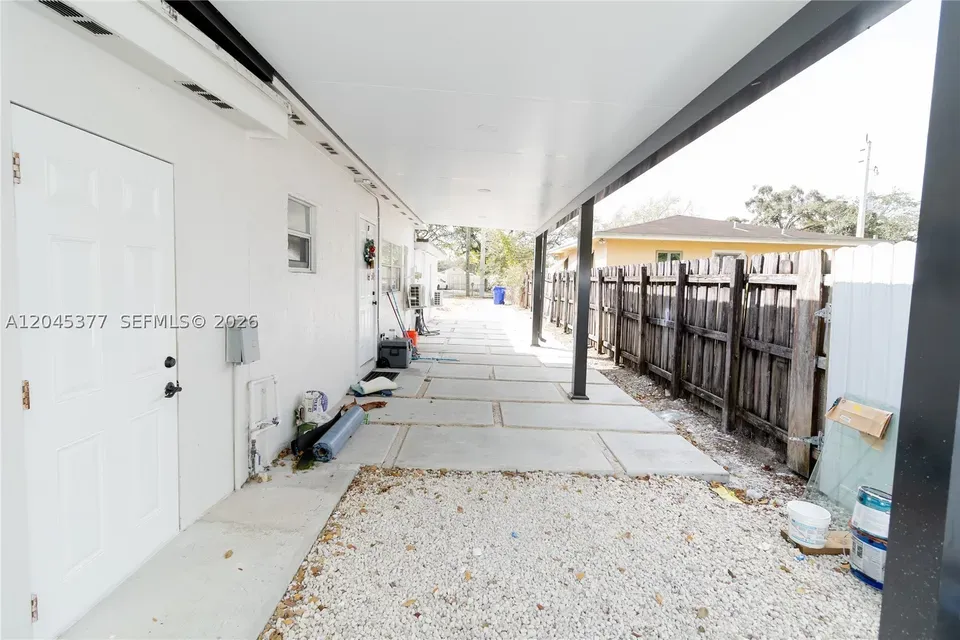 1 Bed 1 Bath Classic Historic Era Home in Hollywood, FL - 2