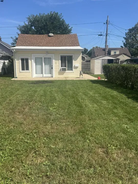 1 Bed 1 Bath Classic Historic Era Home in Kenosha, WI - 2
