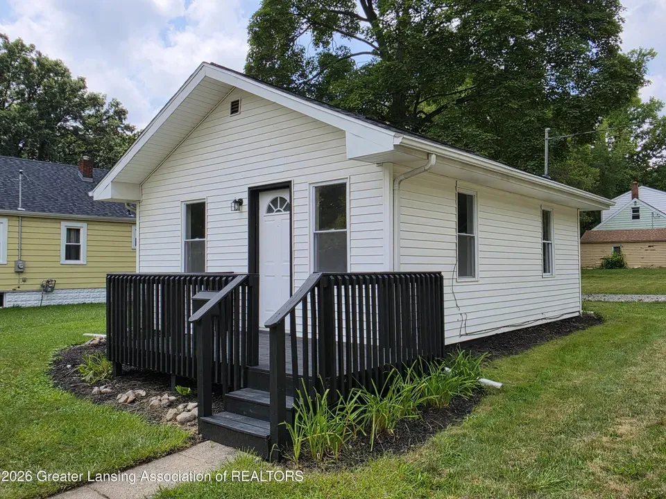 1 Bed 1 Bath Classic Historic Era Home in Lansing, MI - 1