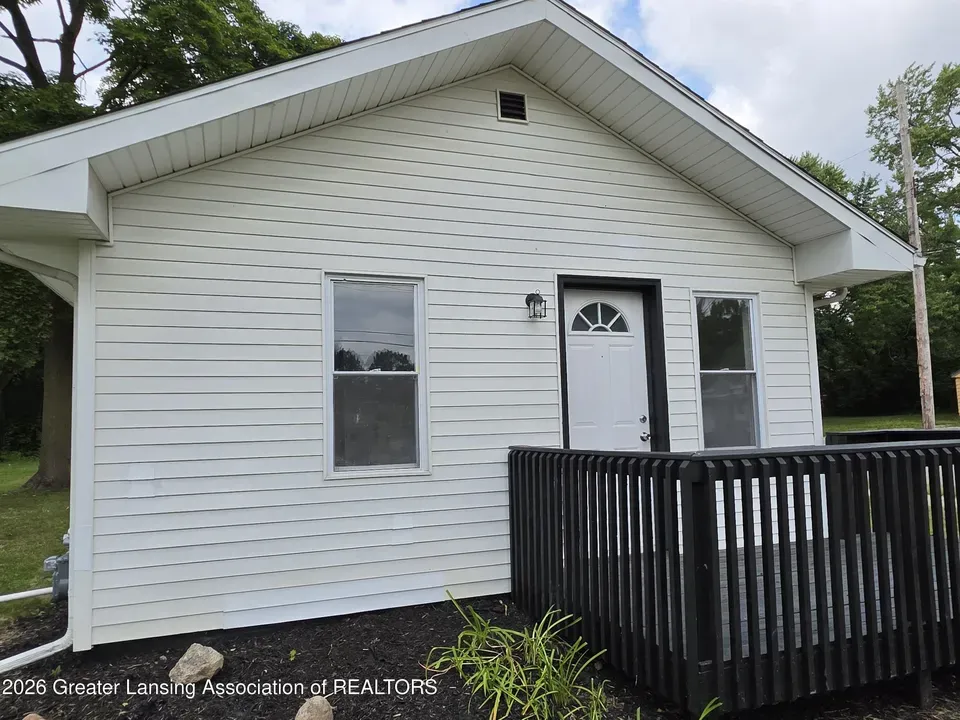 1 Bed 1 Bath Classic Historic Era Home in Lansing, MI - 2