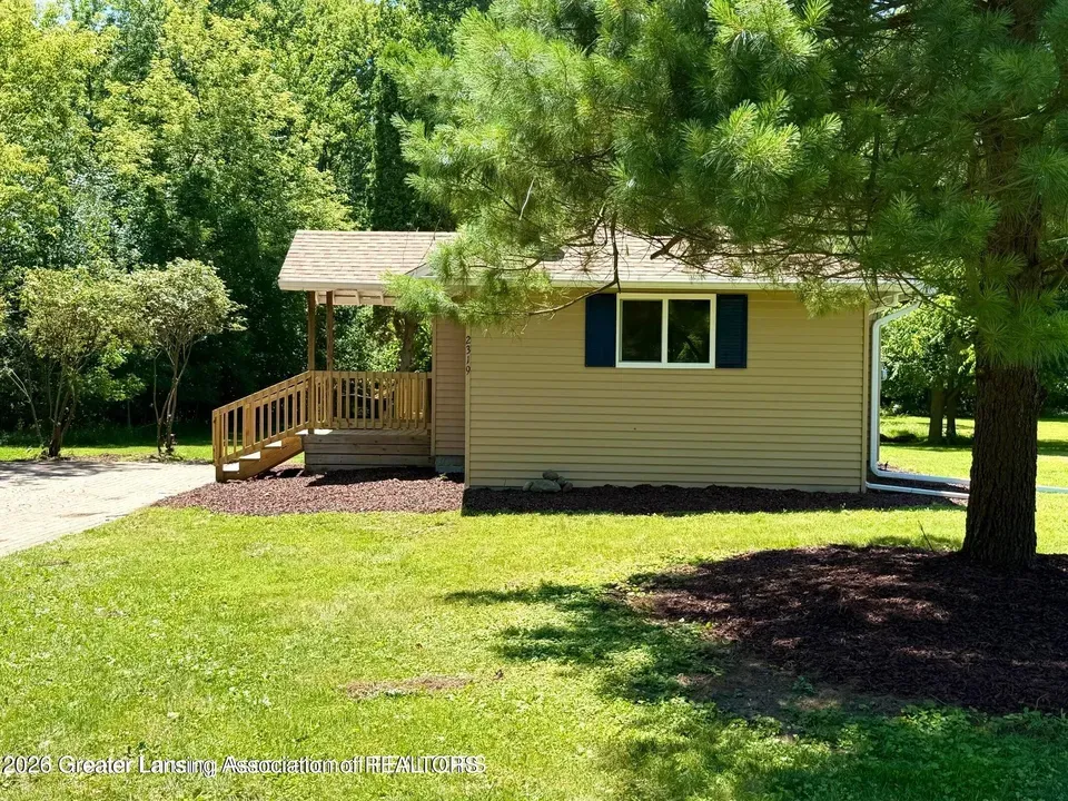 1 Bed 1 Bath Classic Historic Era Home in Lansing, MI - 3