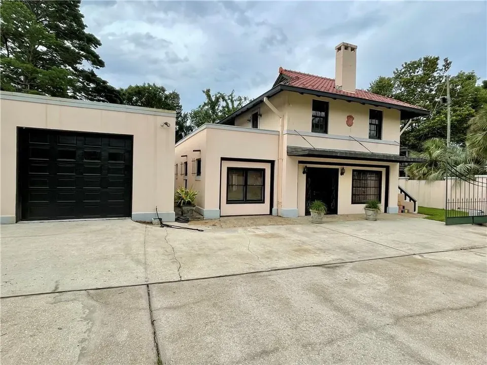 1 Bed 1 Bath Classic Historic Era Home in Mobile, AL