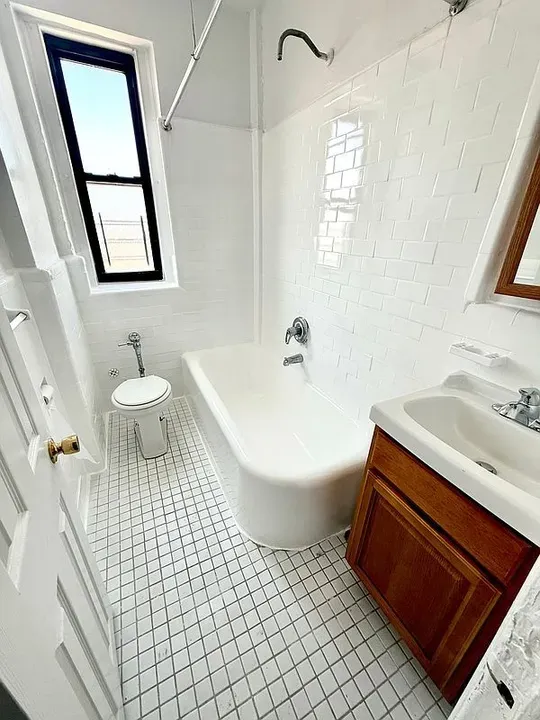 1 Bed 1 Bath Classic Historic Era Home in New York, NY - 4