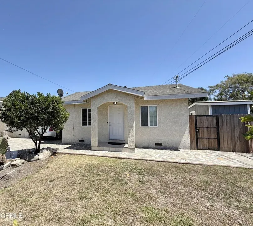 1 Bed 1 Bath Classic Historic Era Home in Oxnard, CA - 1