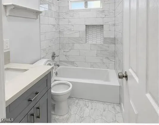 1 Bed 1 Bath Classic Historic Era Home in Oxnard, CA - 3