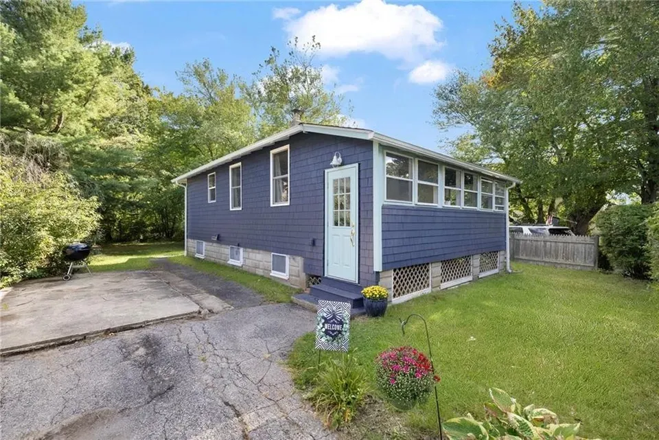 1 Bed 1 Bath Classic Historic Era Home in Warwick, RI - 2