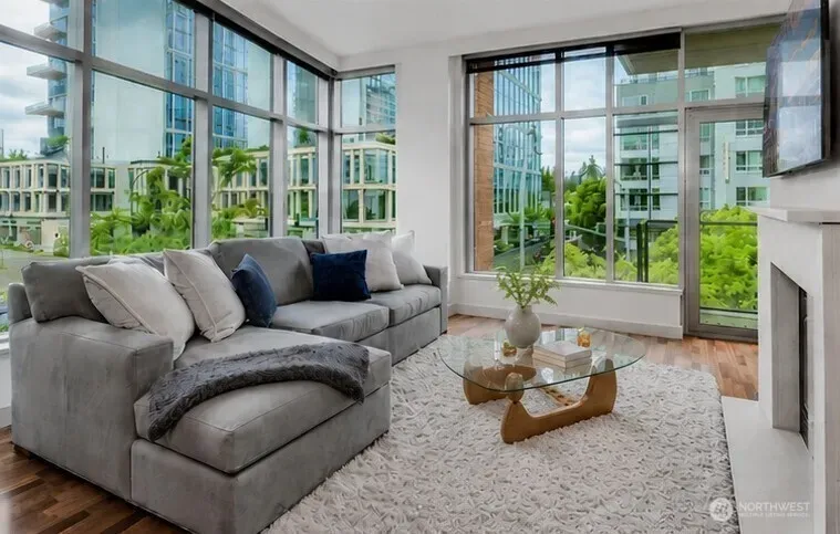 1 Bed 1 Bath Contemporary High-Rise Condo in Bellevue, WA