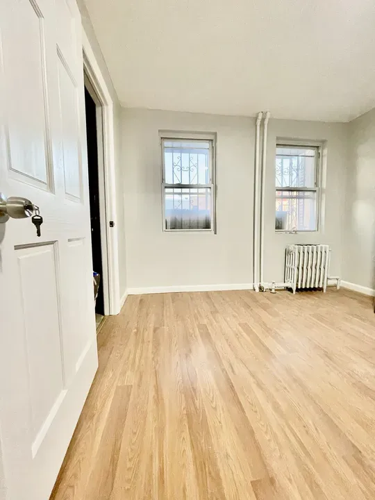 1 Bed 1 Bath Contemporary High-Rise Condo in Brooklyn, NY - 5