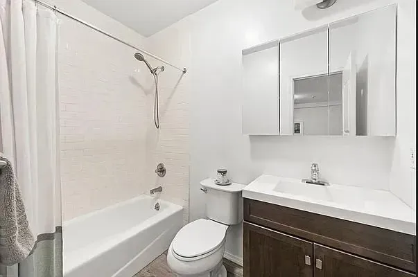 1 Bed 1 Bath Contemporary High-Rise Condo in Brooklyn, NY - 5