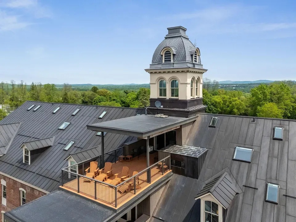 1 Bed 1 Bath Contemporary High-Rise Condo in Burlington, VT - 1
