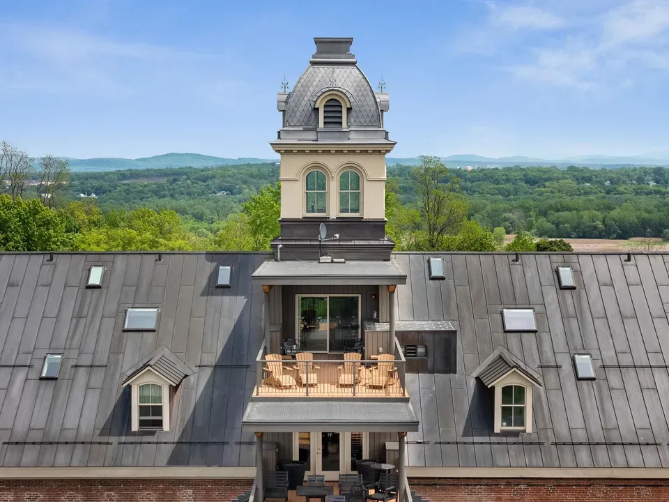 1 Bed 1 Bath Contemporary High-Rise Condo in Burlington, VT - 4