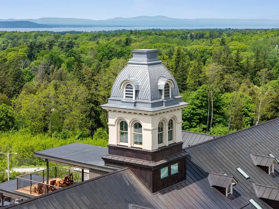 1 Bed 1 Bath Contemporary High-Rise Condo in Burlington, VT - 5
