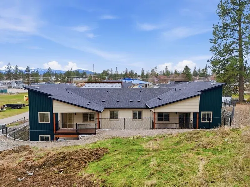 1 Bed 1 Bath Contemporary High-Rise Condo in Coeur d Alene, ID - 1