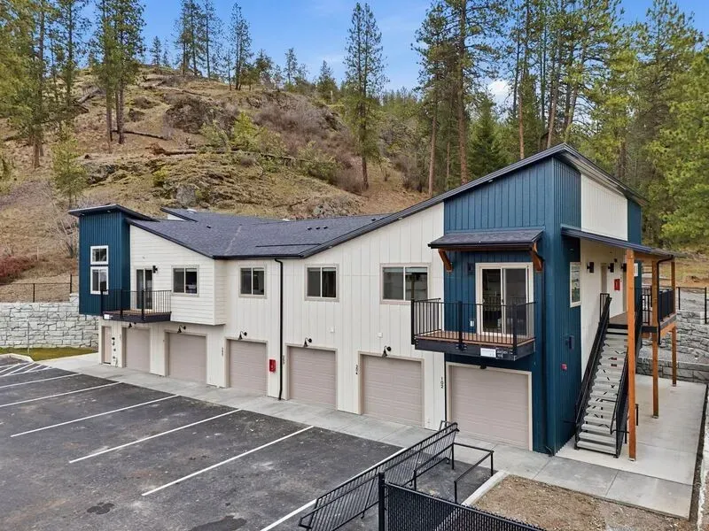 1 Bed 1 Bath Contemporary High-Rise Condo in Coeur d Alene, ID - 2