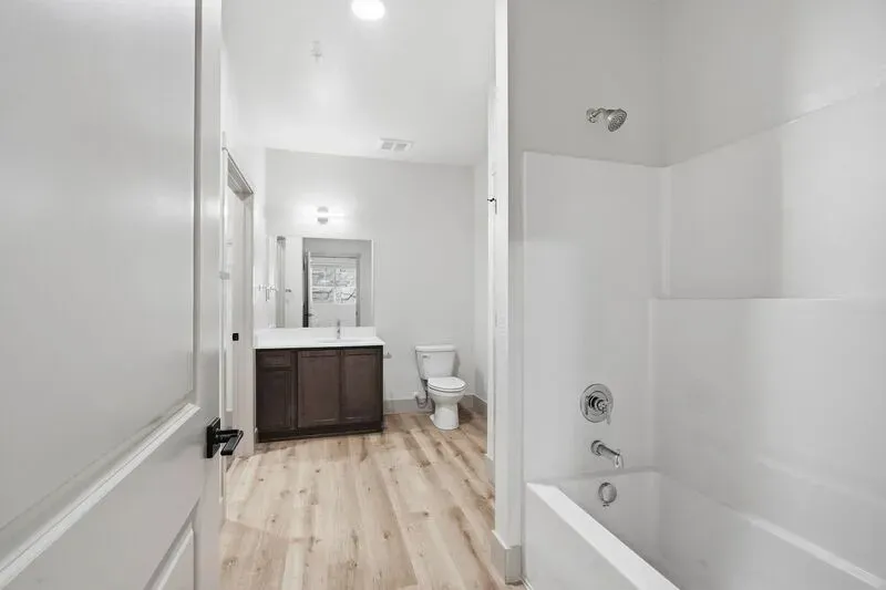 1 Bed 1 Bath Contemporary High-Rise Condo in Coeur d Alene, ID - 4