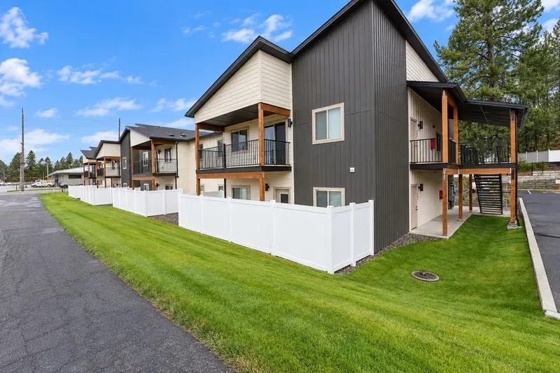 1 Bed 1 Bath Contemporary High-Rise Condo in Coeur d Alene, ID - 3