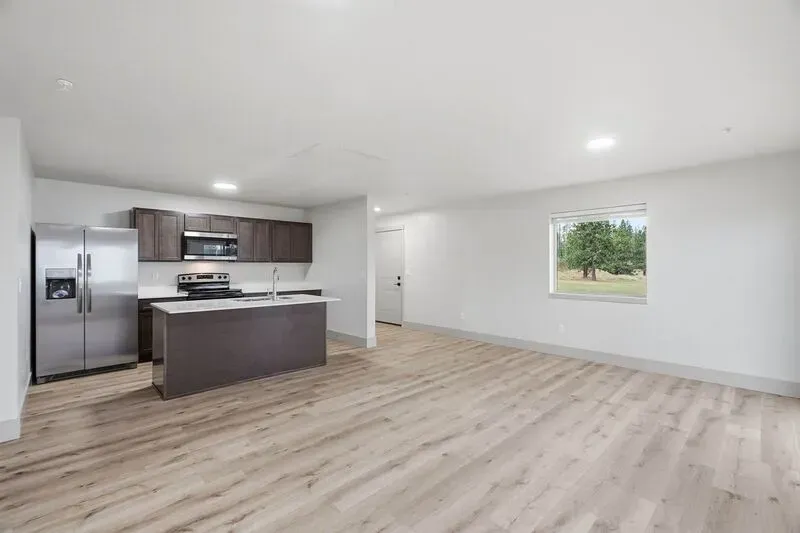 1 Bed 1 Bath Contemporary High-Rise Condo in Coeur d Alene, ID - 5