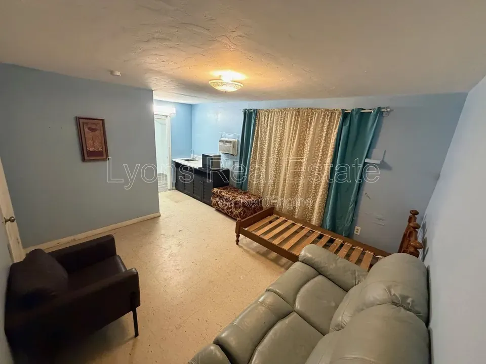 1 Bed 1 Bath Contemporary High-Rise Condo in Fort Myers, FL - 5