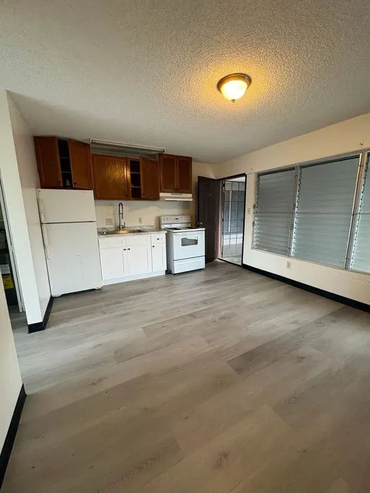 1 Bed 1 Bath Contemporary High-Rise Condo in Hilo, HI
