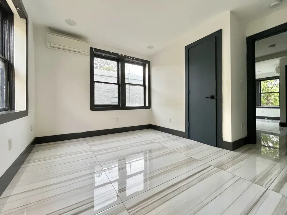 1 Bed 1 Bath Contemporary High-Rise Condo in Hollywood, FL - 4