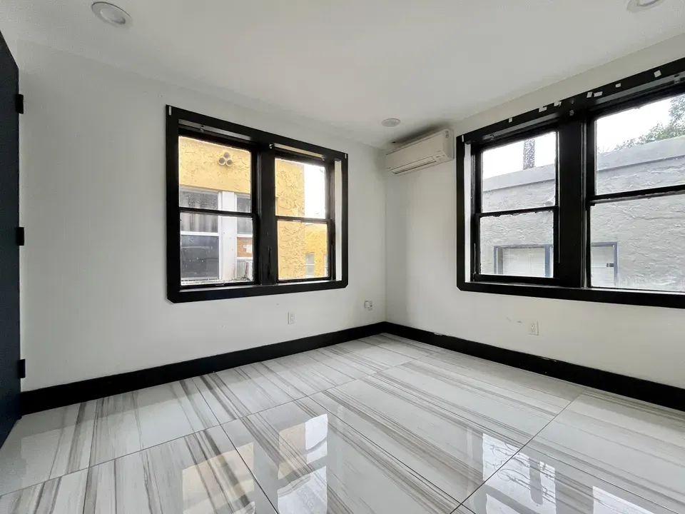 1 Bed 1 Bath Contemporary High-Rise Condo in Hollywood, FL - 5