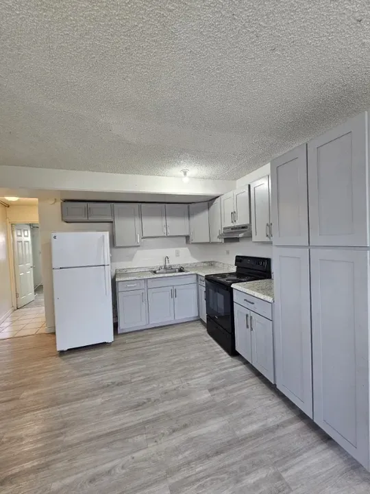 1 Bed 1 Bath Contemporary High-Rise Condo in Honolulu, HI - 1