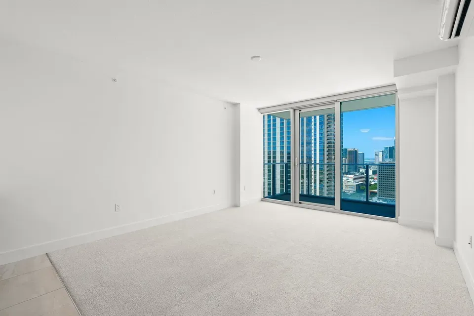 1 Bed 1 Bath Contemporary High-Rise Condo in Honolulu, HI - 5