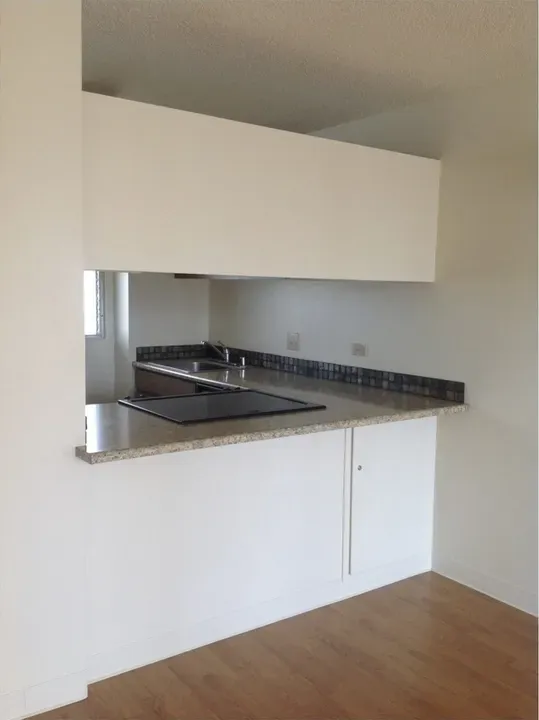 1 Bed 1 Bath Contemporary High-Rise Condo in Honolulu, HI - 4