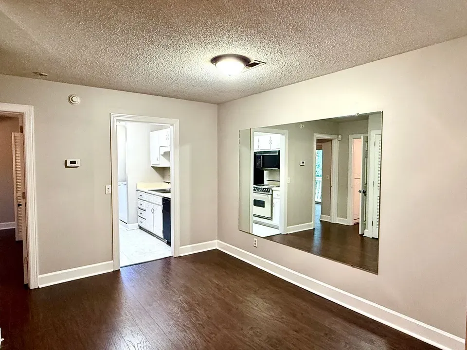 1 Bed 1 Bath Contemporary High-Rise Condo in Huntsville, AL - 3