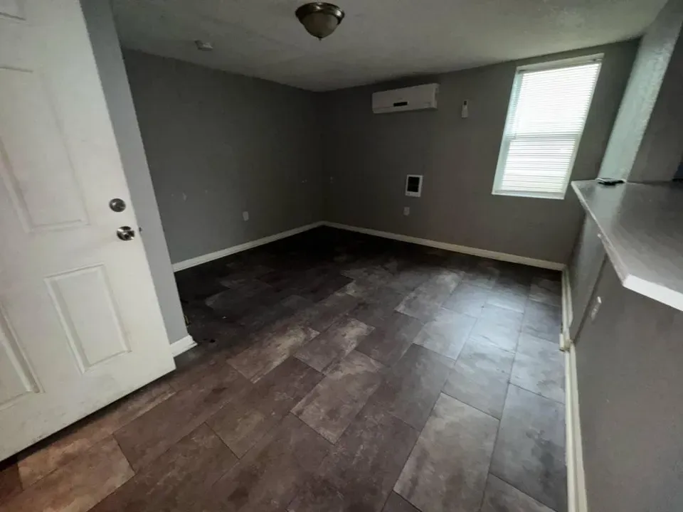 1 Bed 1 Bath Contemporary High-Rise Condo in Kansas City, KS - 5