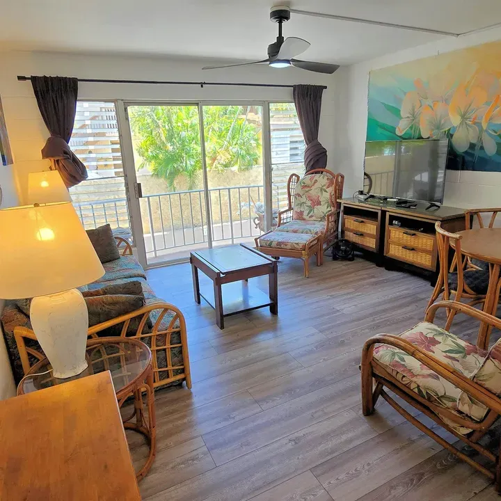 1 Bed 1 Bath Contemporary High-Rise Condo in Maui, HI - 1