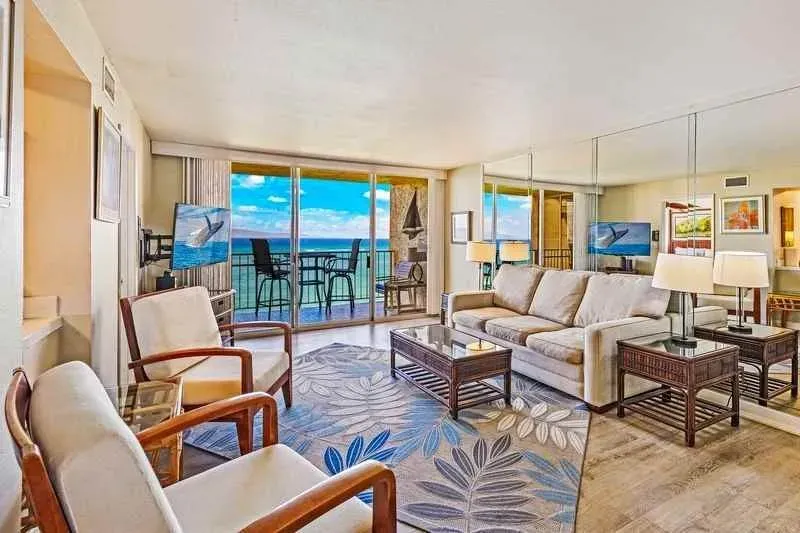 1 Bed 1 Bath Contemporary High-Rise Condo in Maui, HI