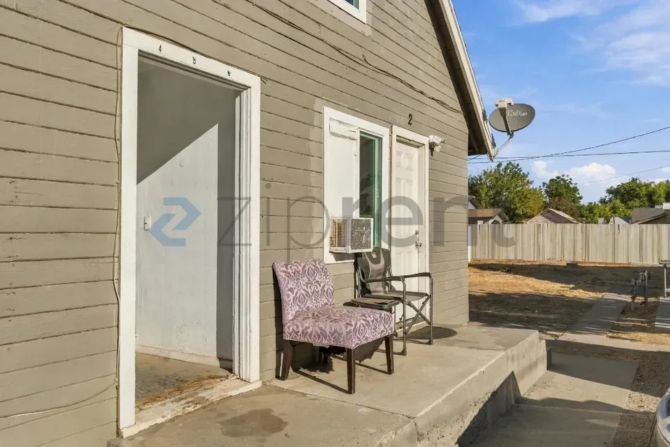 1 Bed 1 Bath Contemporary High-Rise Condo in Modesto, CA - 2