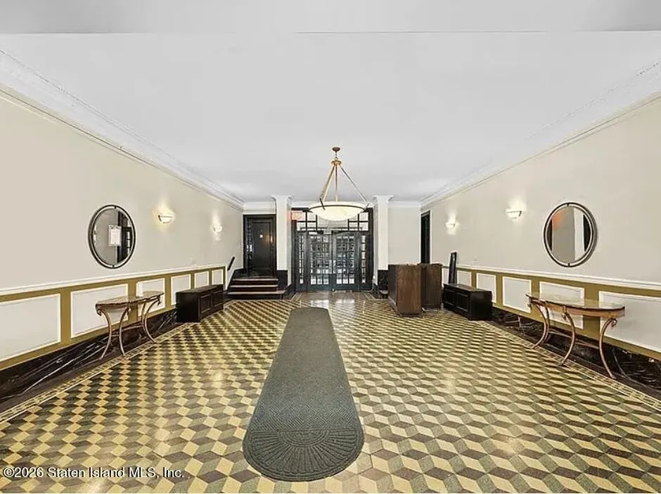1 Bed 1 Bath Contemporary High-Rise Condo in New York, NY - 5