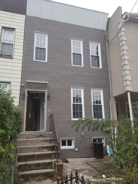 1 Bed 1 Bath Contemporary High-Rise Condo in New York, NY - 1