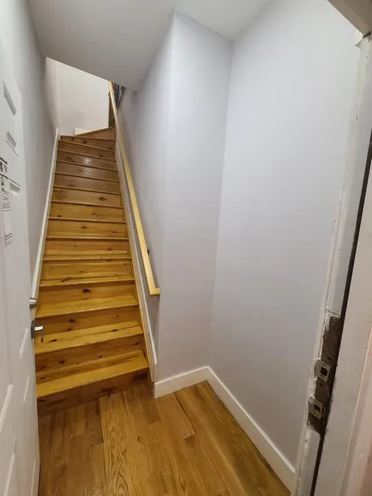 1 Bed 1 Bath Contemporary High-Rise Condo in New York, NY - 3