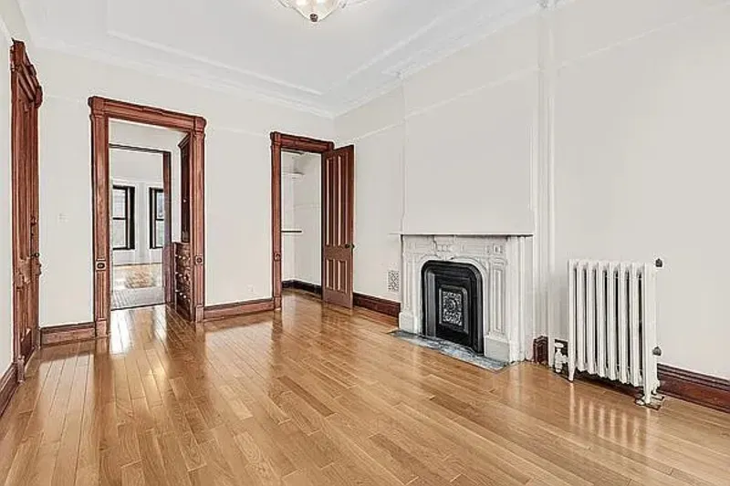 1 Bed 1 Bath Contemporary High-Rise Condo in New York, NY - 3