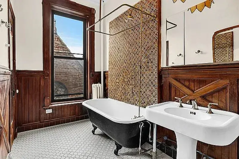 1 Bed 1 Bath Contemporary High-Rise Condo in New York, NY - 4