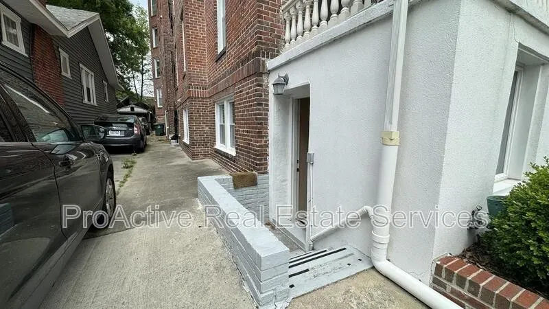 1 Bed 1 Bath Contemporary High-Rise Condo in Norfolk, VA - 2