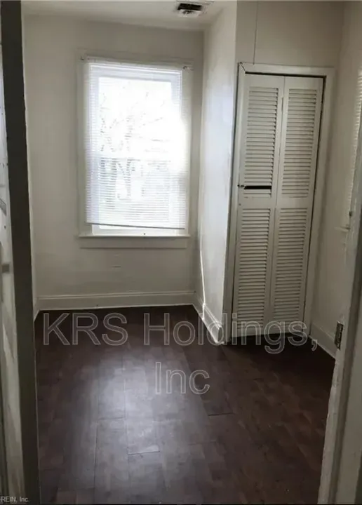 1 Bed 1 Bath Contemporary High-Rise Condo in Norfolk, VA - 5