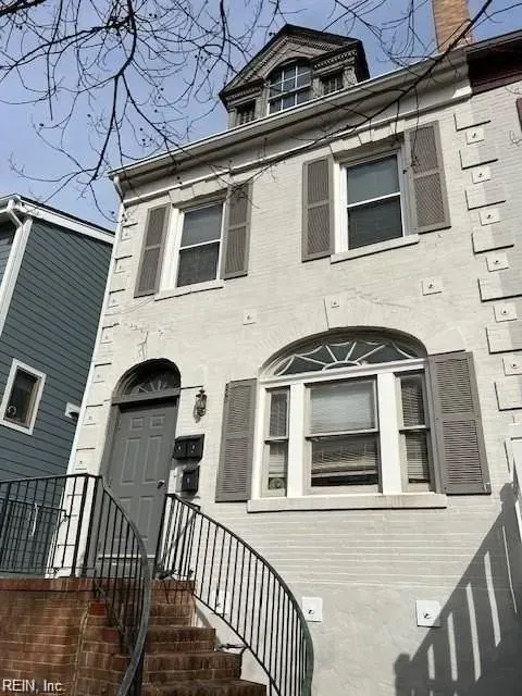 1 Bed 1 Bath Contemporary High-Rise Condo in Norfolk, VA