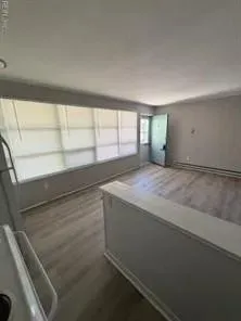 1 Bed 1 Bath Contemporary High-Rise Condo in Norfolk, VA - 5