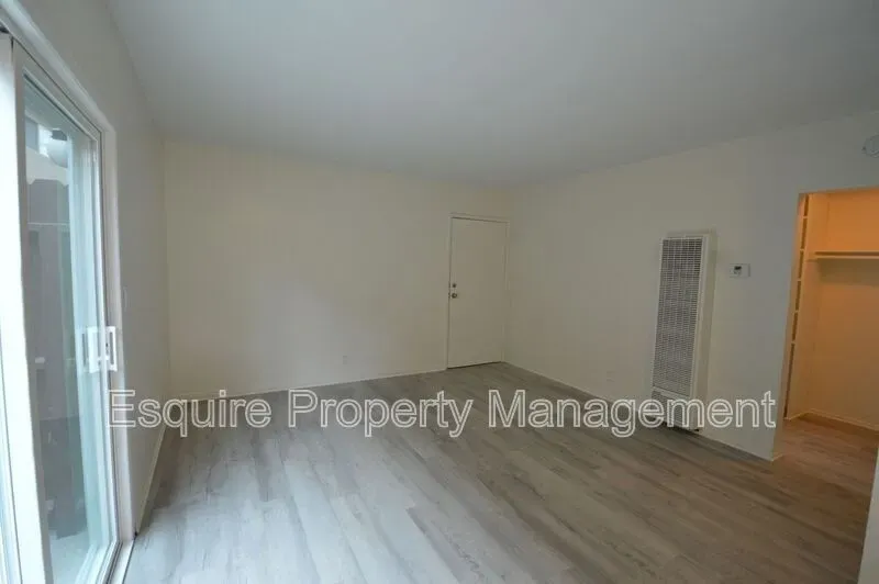 1 Bed 1 Bath Contemporary High-Rise Condo in Oxnard, CA - 4