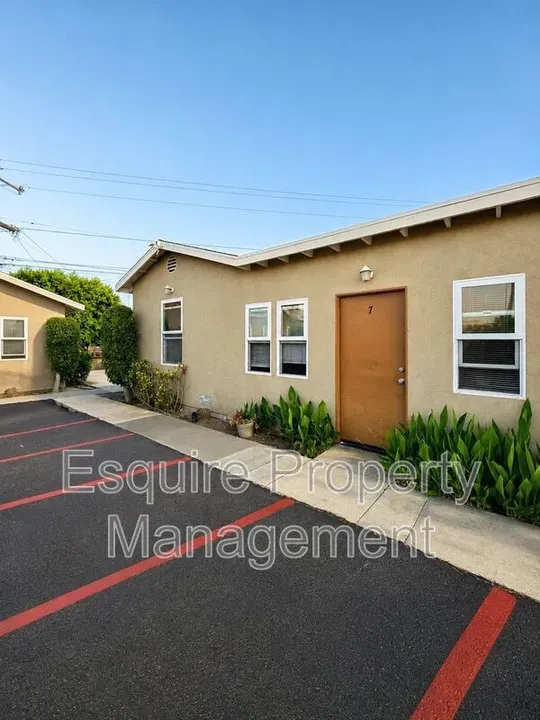 1 Bed 1 Bath Contemporary High-Rise Condo in Oxnard, CA