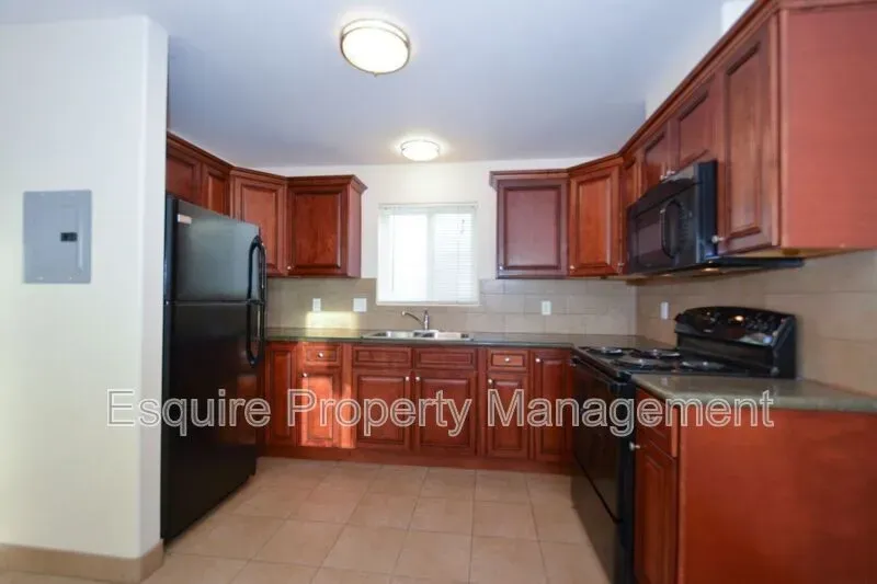 1 Bed 1 Bath Contemporary High-Rise Condo in Oxnard, CA - 3